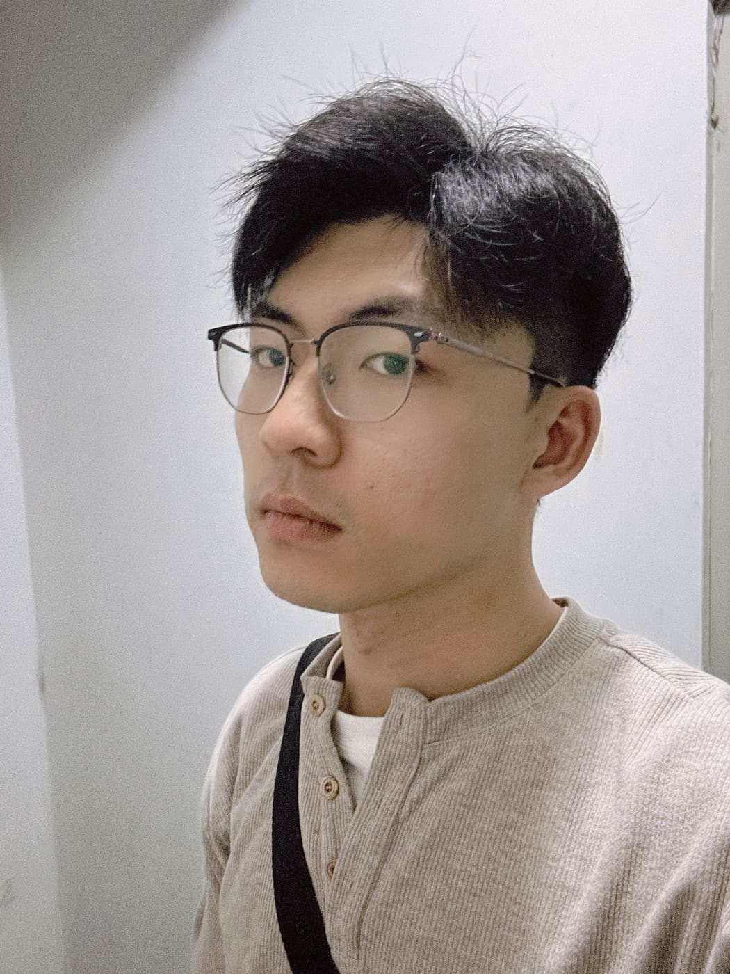 梁佩伦近期肖像